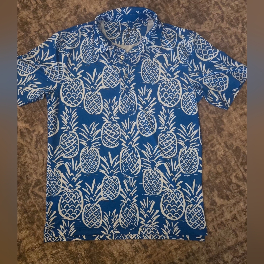 Chubbies Blue and White Pineapple Print Shirt Men's Small